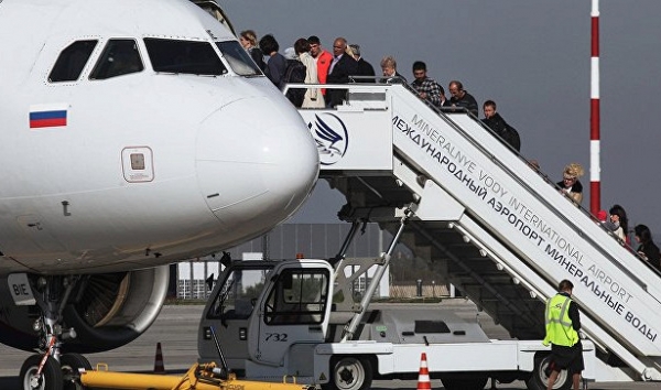 <br />
Летевший в Москву самолёт экстренно сел в Ставрополе из-за плохого самочувствия пассажира&nbsp<br />
